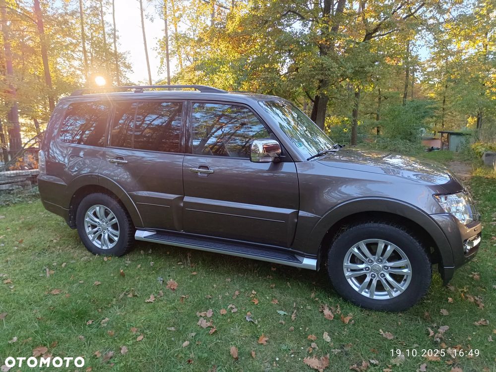 Mitsubishi Pajero - 6