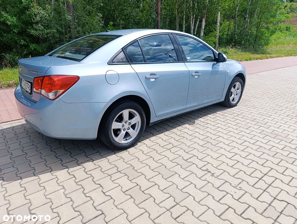 Chevrolet Cruze 1.6 - 3