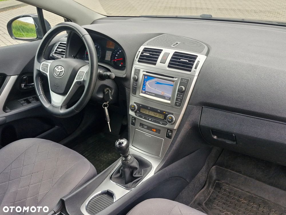 Toyota Avensis 1.8 Active - 27