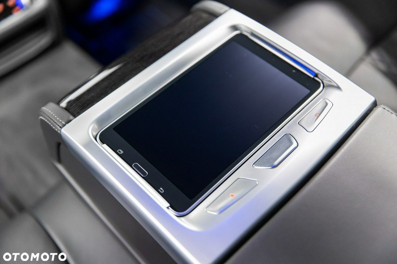 BMW Seria 7 - 33