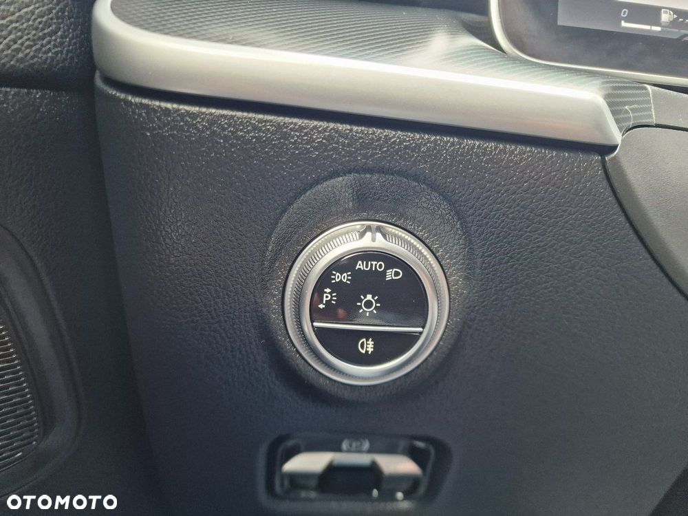 Mercedes-Benz Klasa C 300 e 9G-TRONIC Avantgarde - 36