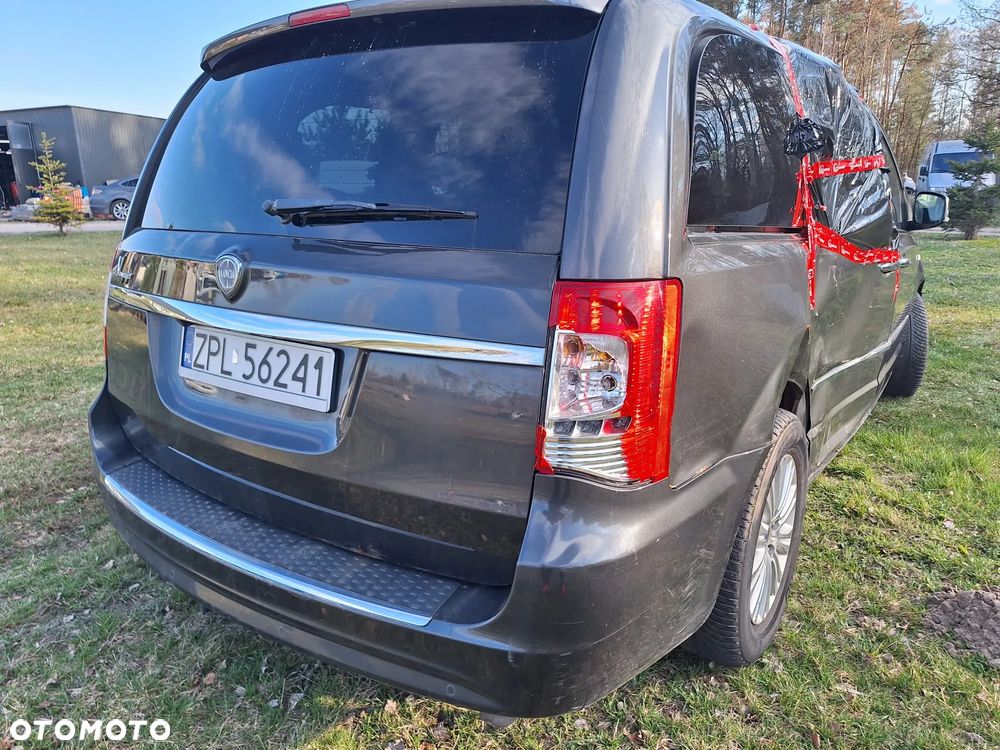Lancia Voyager 2.8CRD Silver - 8