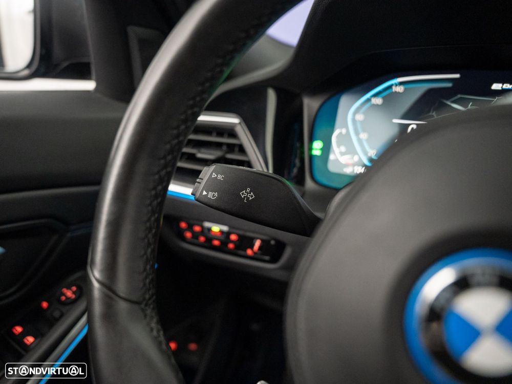 BMW 330 e Pack M Auto - 23