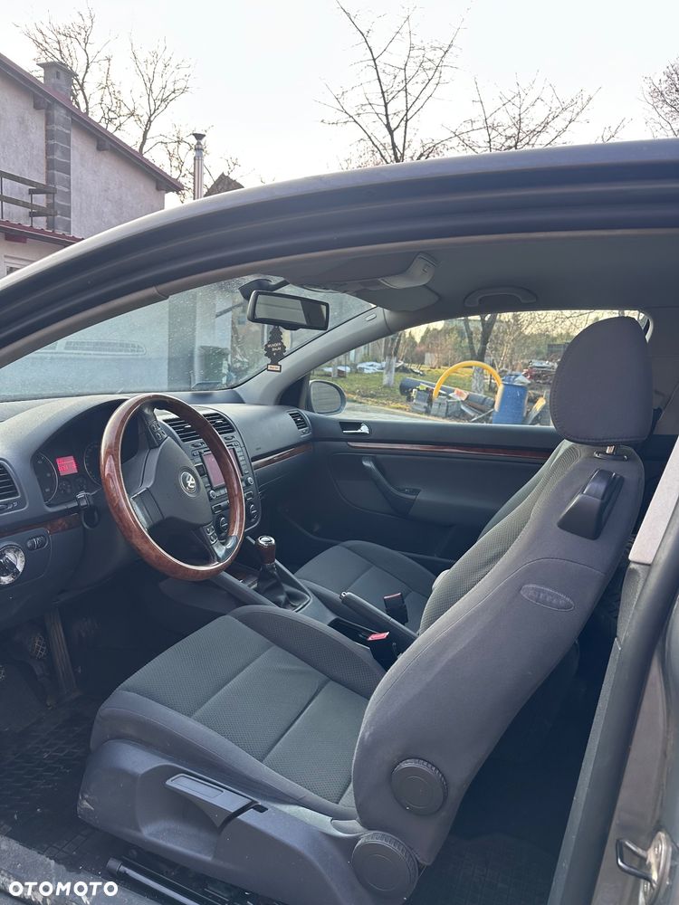 Volkswagen Golf 2.0 TDI Comfortline - 6