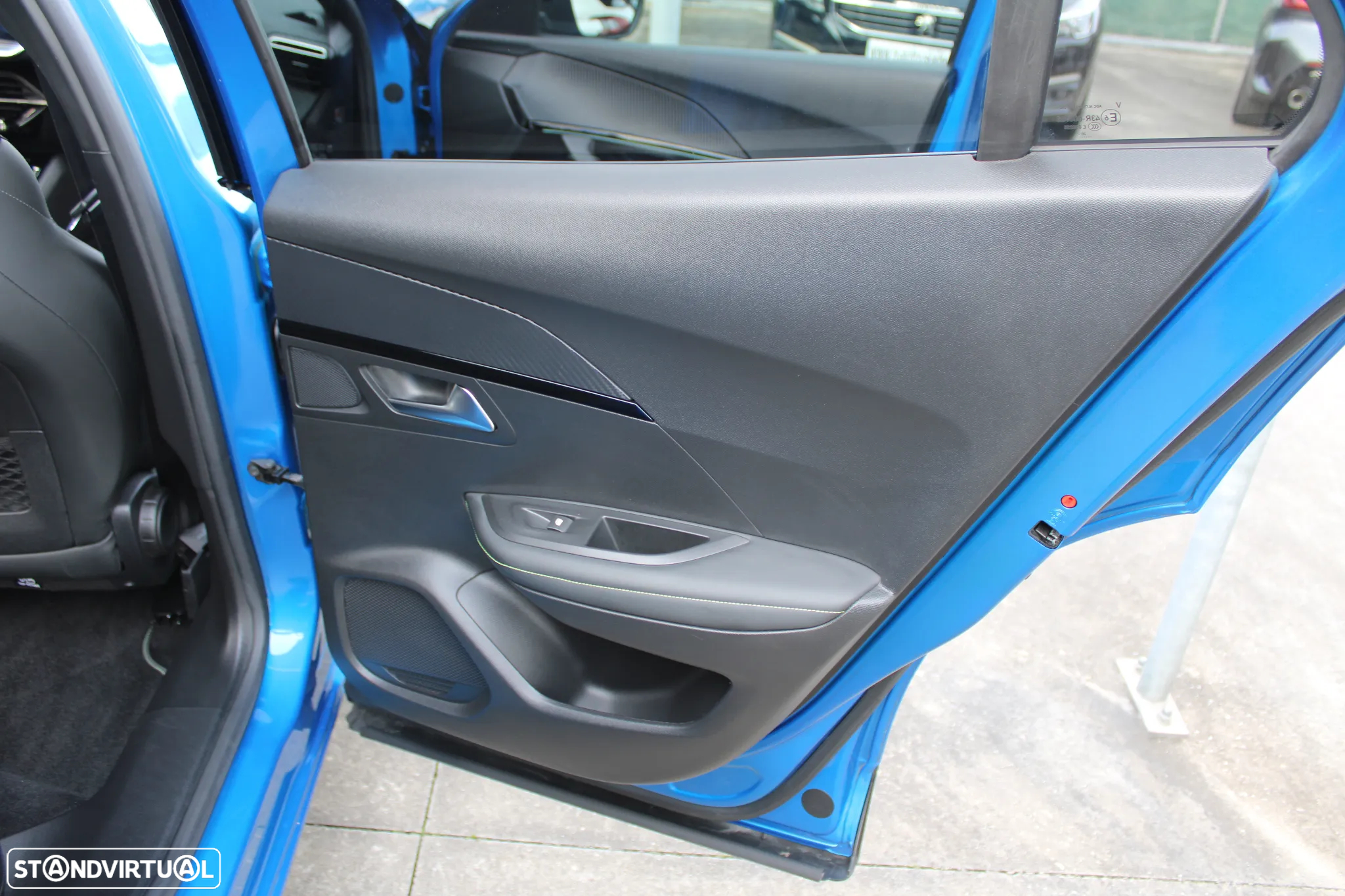 Peugeot 2008 1.5 BlueHDi GT Pack EAT8 - 53