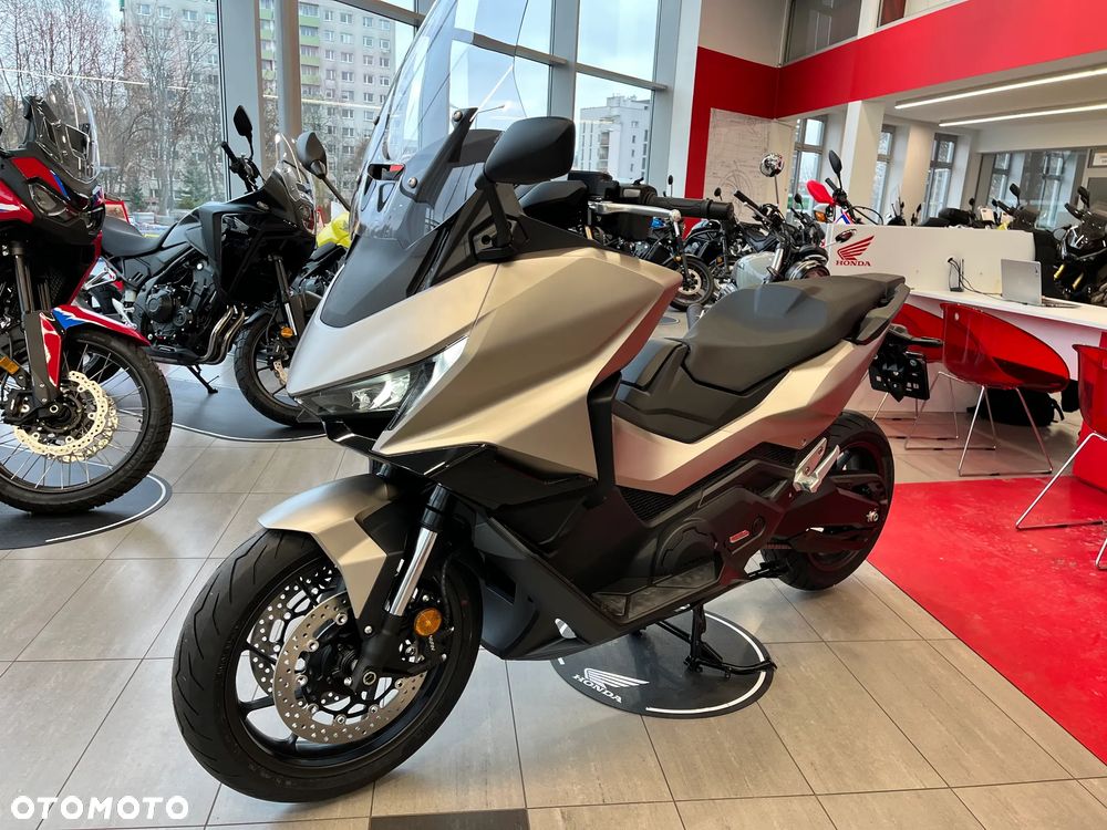 Honda NSS - 6