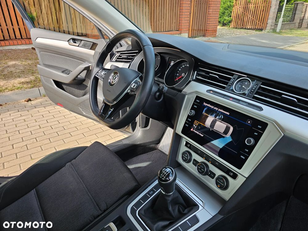 Volkswagen Passat 2.0 TDI BMT Comfortline - 19