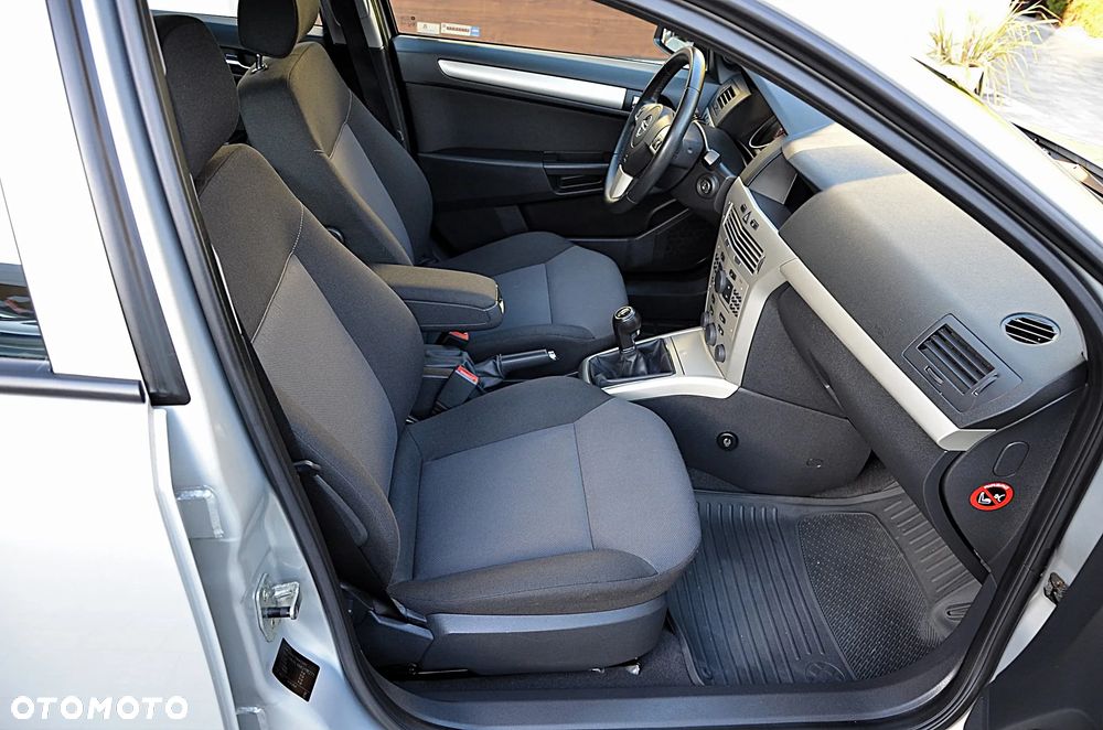 Opel Astra 1.6 Active - 26