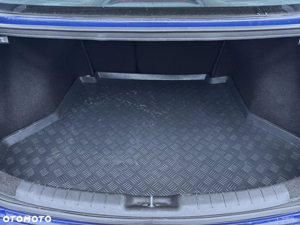 Hyundai Elantra 1.6 Comfort - 20