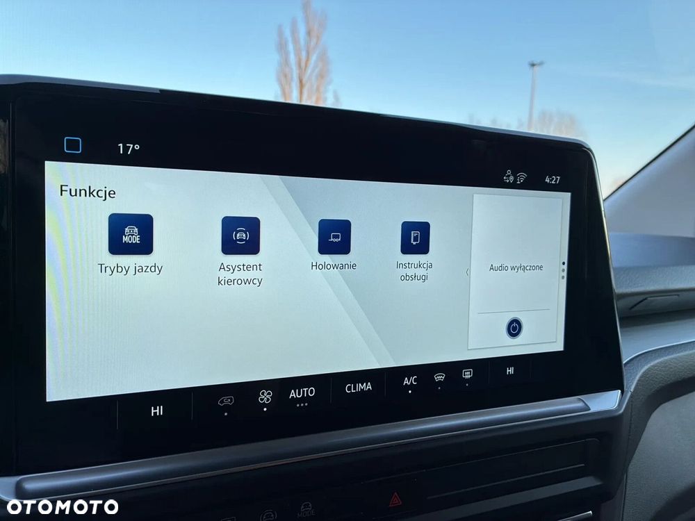 Volkswagen Caravelle - 25