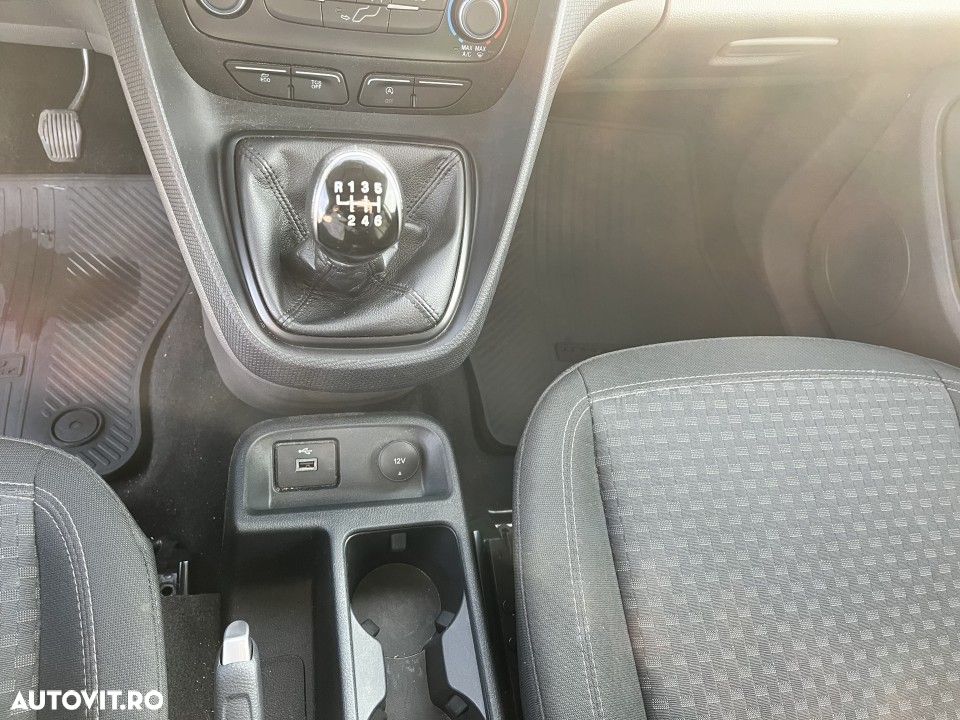Ford Transit Connect - 18