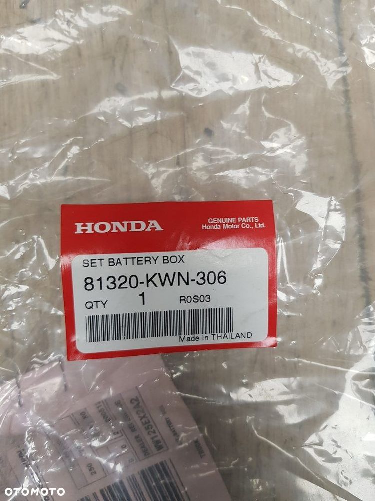 Skrzynka akumulatora Honda PCX125  81320-KWN-306 - 14