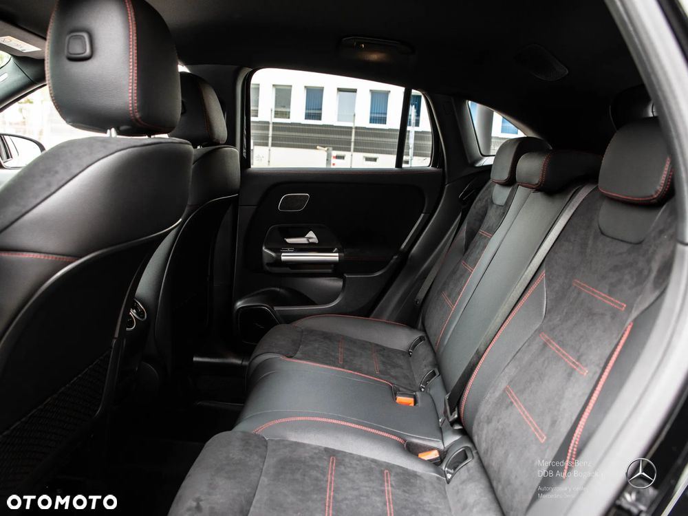 Mercedes-Benz GLA 250 e PHEV AMG Line 8G-DCT - 12