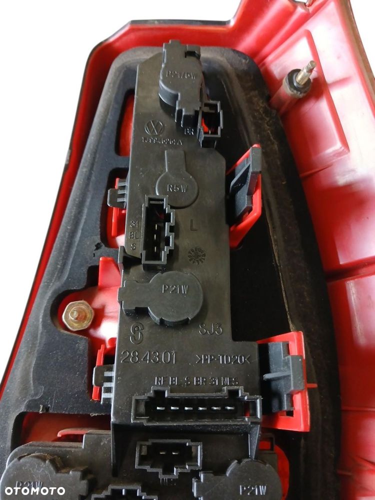 LAMPA LEWA TYLNA  VW GOLF IV KOMBI - 4