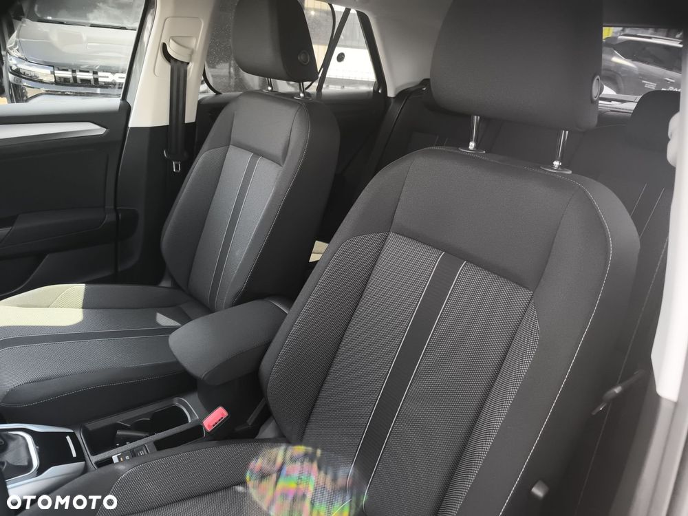 Volkswagen T-Roc - 11