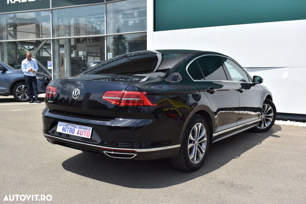 Volkswagen Passat 2.0 TDI DSG Highline - 9