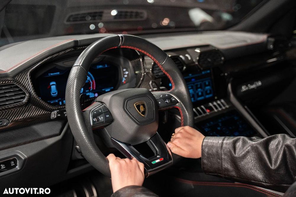 Lamborghini URUS - 14