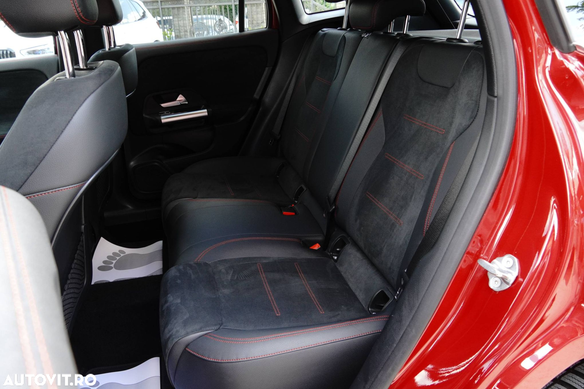 Mercedes-Benz GLA - 16
