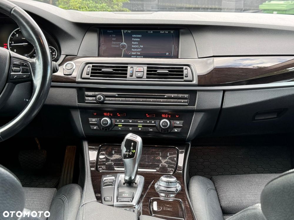 BMW Seria 5 520d - 25