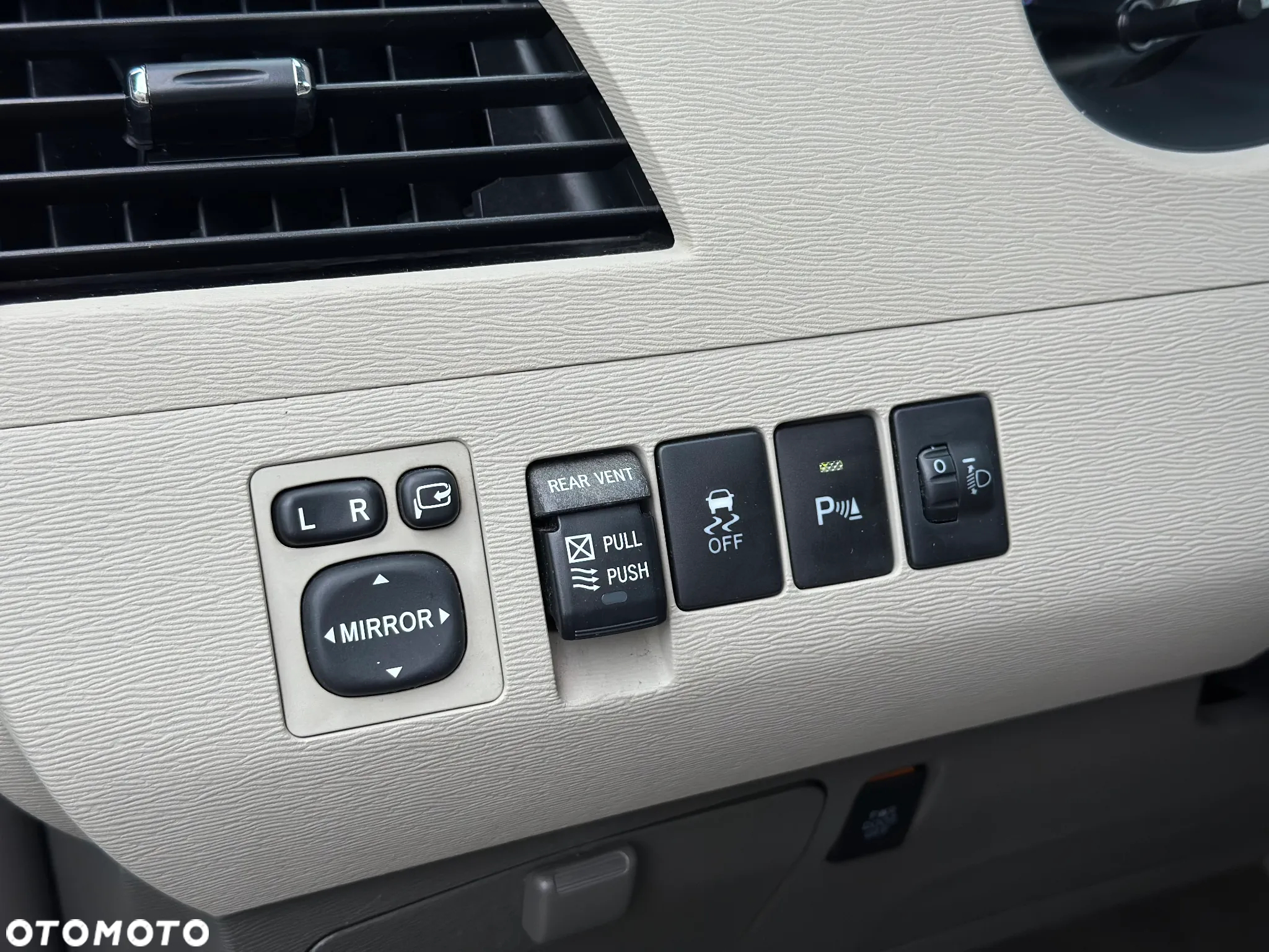 Toyota Sienna - 13