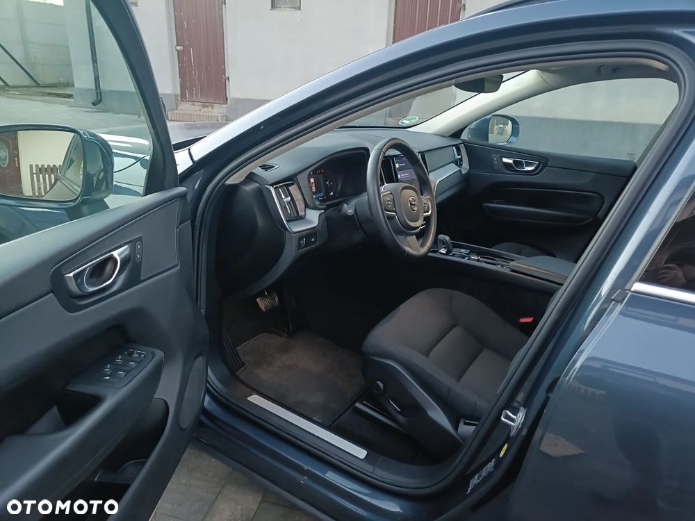 Volvo XC 60 B4 D AWD Geartronic Momentum Pro - 13