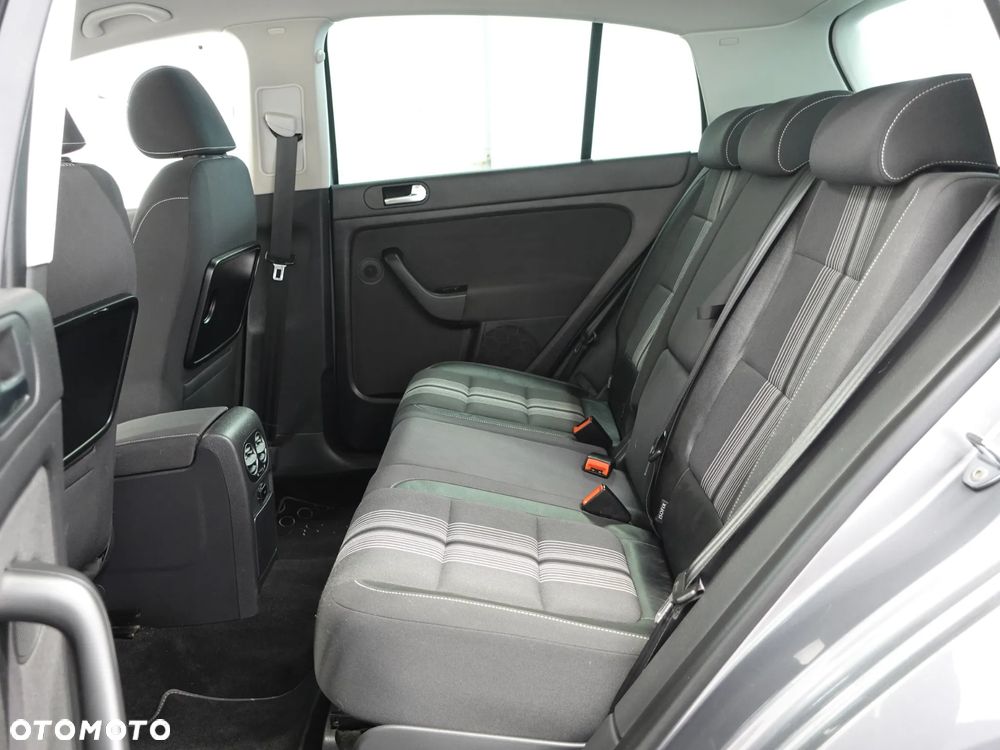 Volkswagen Golf Plus 1.6 TDI DPF MATCH - 21