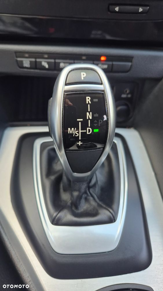 BMW X1 xDrive20i Sport Line - 12