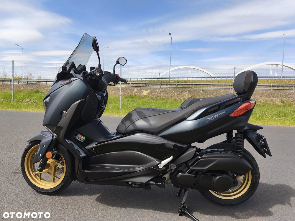 Yamaha X-max - 12