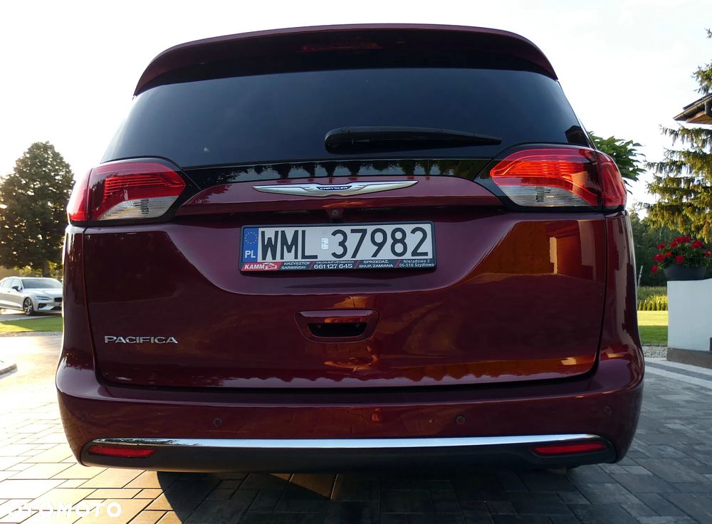 Chrysler Pacifica - 16