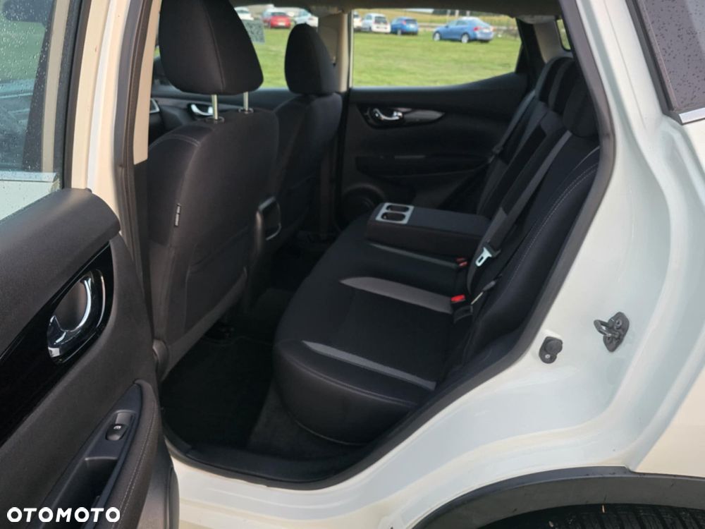 Nissan Qashqai 1.6 dCi N-Connecta - 14