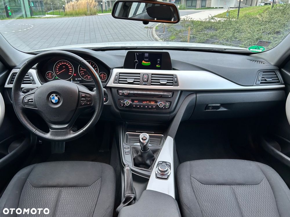 BMW Seria 3 316i - 10