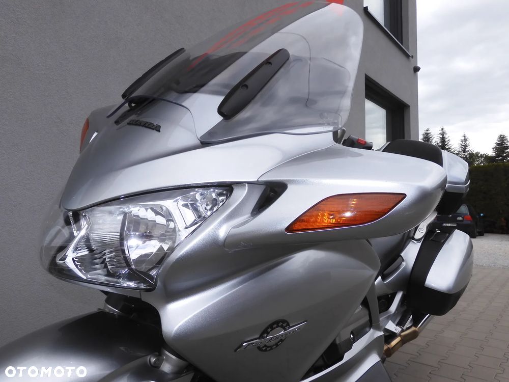Honda ST - 26