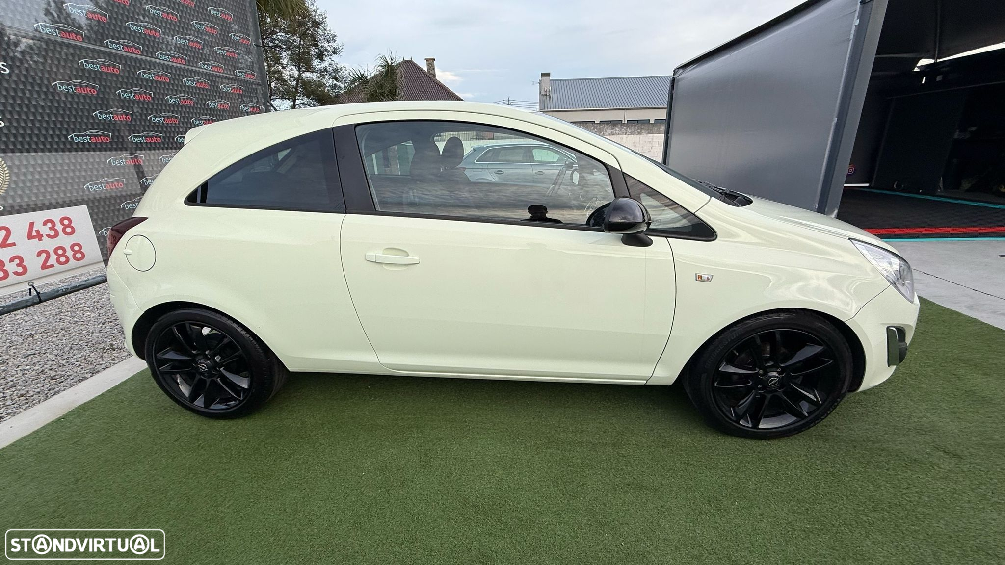 Opel Corsa 1.2 Black Edition - 4
