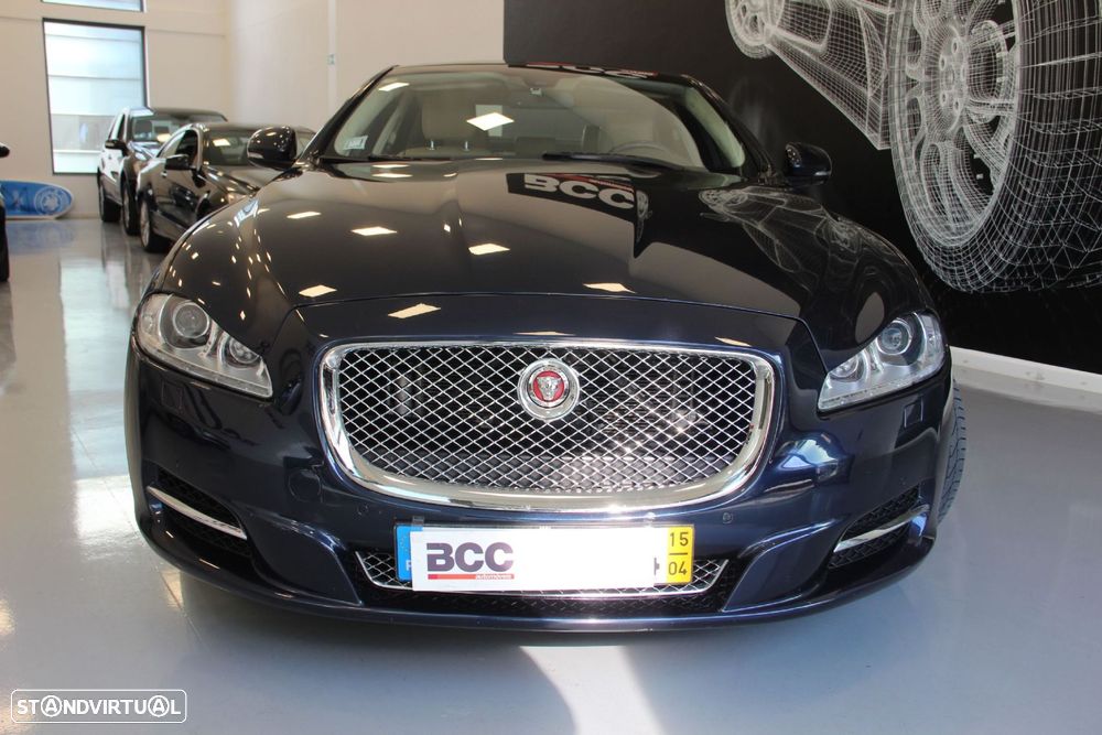 Jaguar XJ 3.0 D V6 Premium Luxury - 29