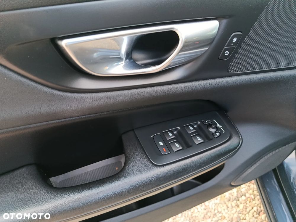 Volvo V60 B4 D Plus Bright - 19