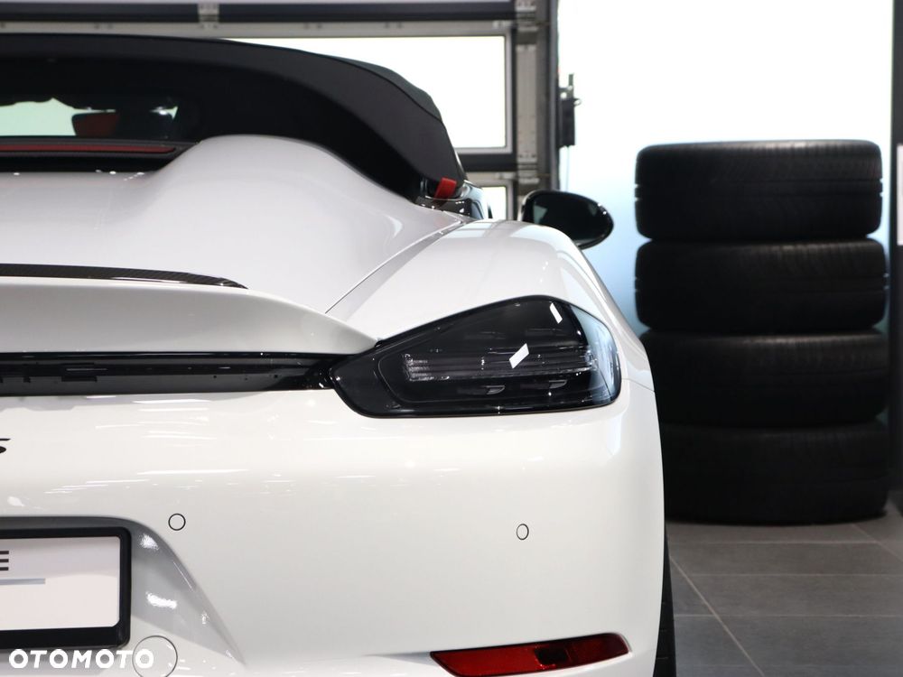 Porsche 718 Spyder - 10