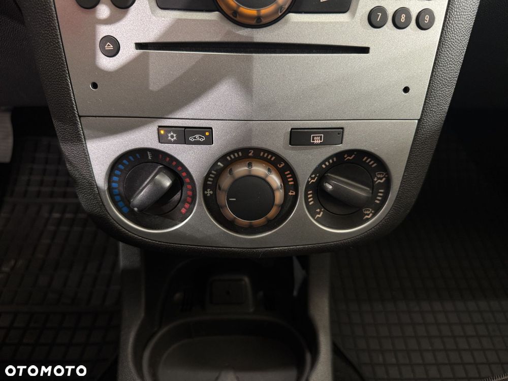 Opel Corsa - 19