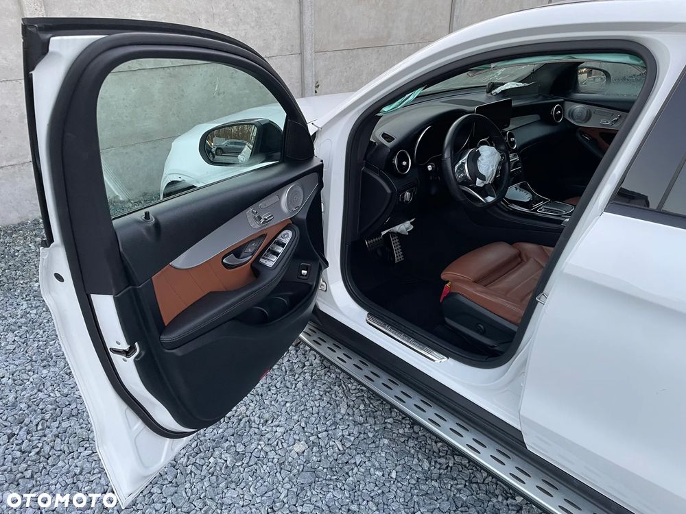 Mercedes-Benz GLC 220 d 4Matic 9G-TRONIC AMG Line - 14