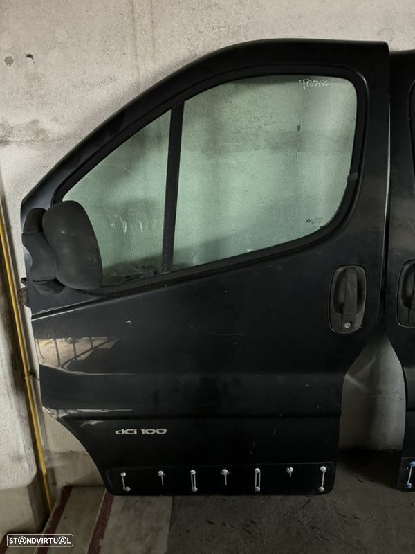 Porta frente esquerda Renault Trafic