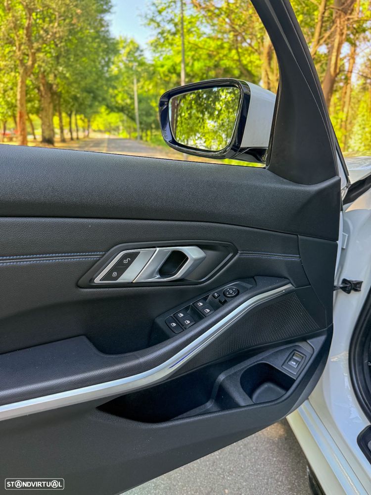 BMW 318 d Touring Pack M - 12