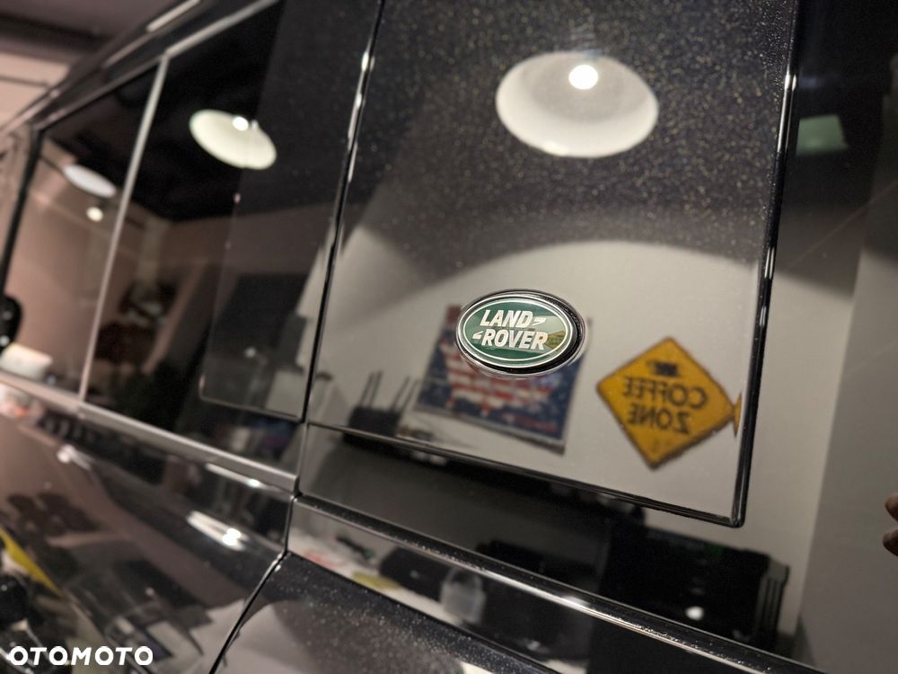 Land Rover Defender 3.0 D300 mHEV HSE - 9