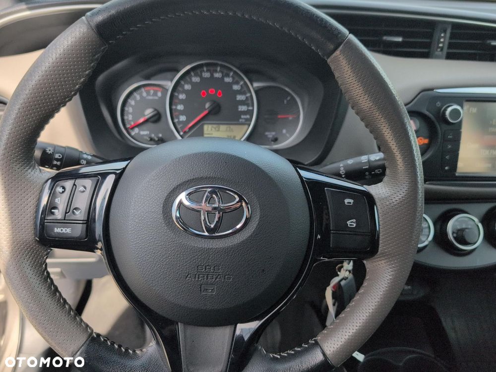 Toyota Yaris 1.33 Selection Platinum - 16