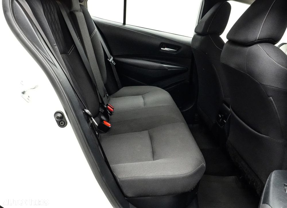 Toyota Corolla 1.8 HSD Business - 17
