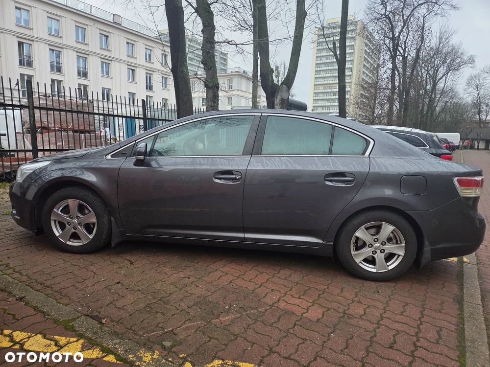 Toyota Avensis 1.8 Luna - 6