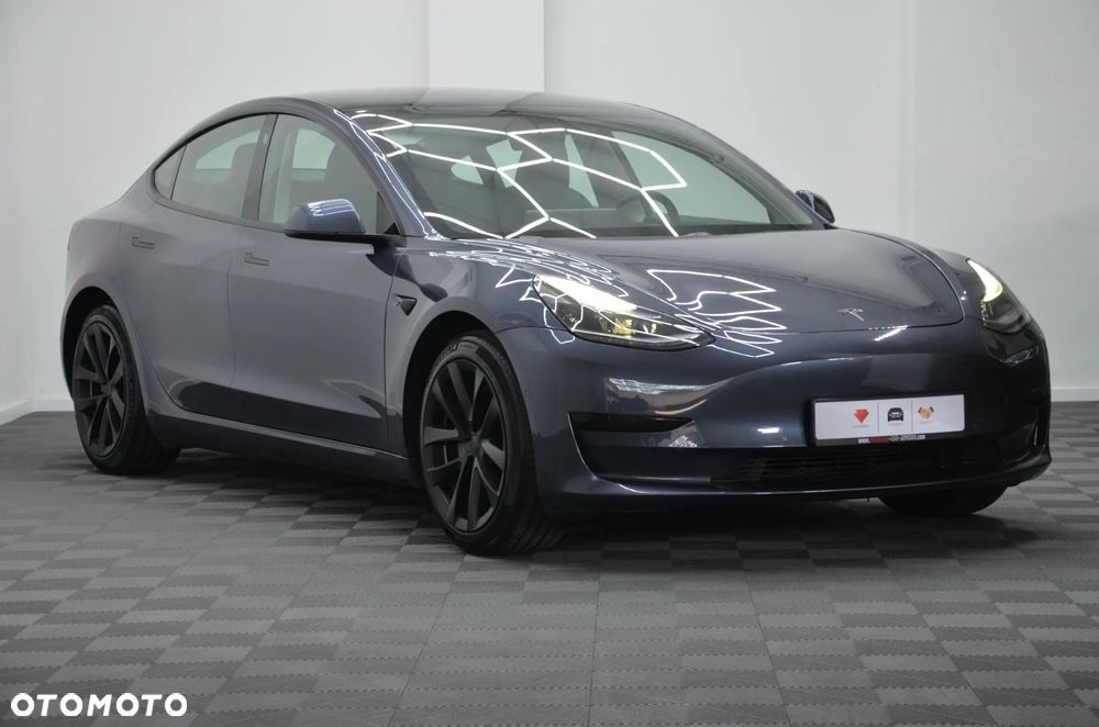 Tesla Model 3 Standard Reichweite Plus Hinterradantrieb - 2