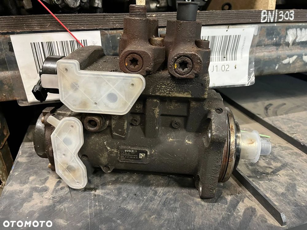 POMPA WTRYSKOWA MERCEDES MP4 0445020261 A4710900850 - 3