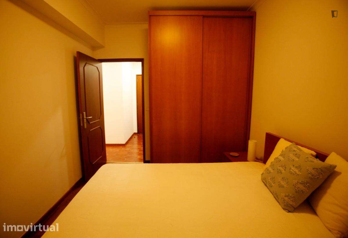 Quarto - localizado em Aldoar Porto - Grande imagem: 2/10