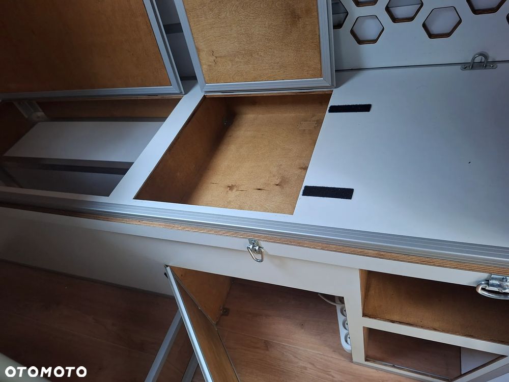 Toyota Hilux 3,0 D 4x4 z napędami 4H i 4L salon PL - 14