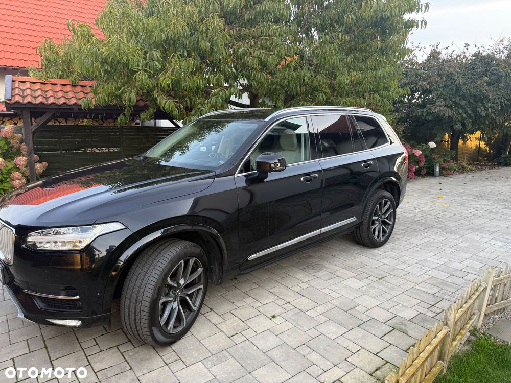 Volvo XC 90 - 1