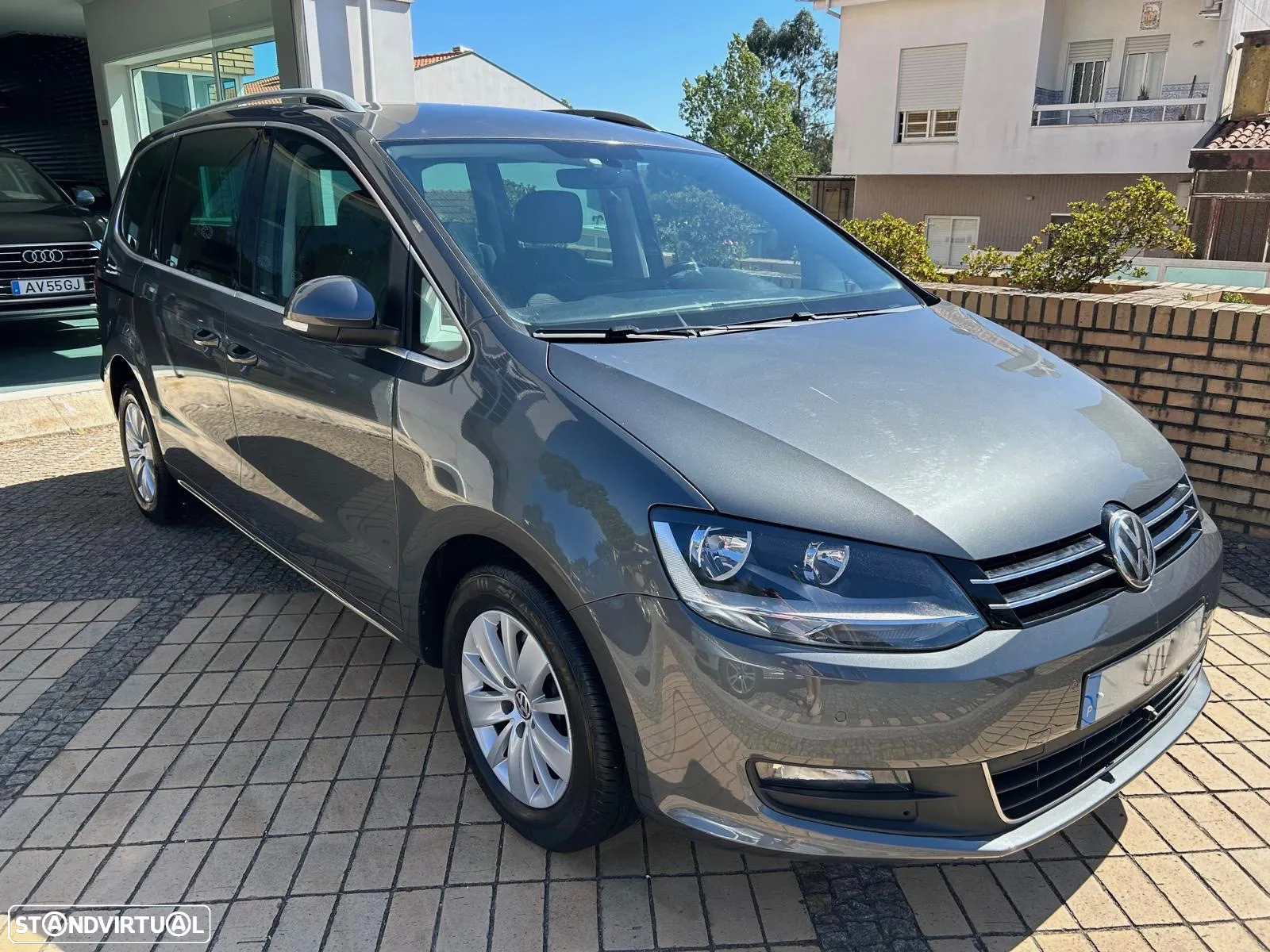 VW Sharan 2.0 TDI Confortline DSG - 2